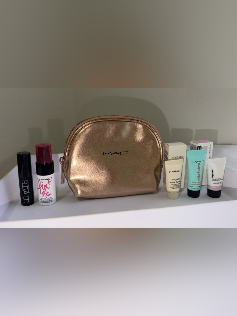 New Small MAC Cosmetics Metallic Rose Gold Makeup Pouch with Mini deluxe samples